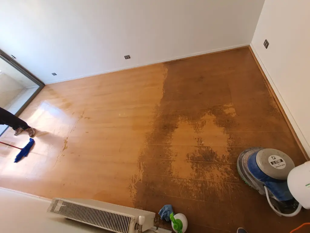 Decapado o Limpieza Profunda de Pisos